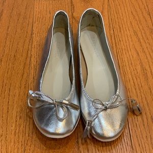 NWT Gabriella Flats